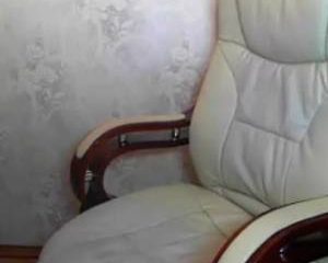 Voor de webcam mastubeerd het meisje tot ze een orgame krijgt