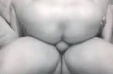 Gezet ebony koppel gebruikt een nightvision camera om hun anale sex te filmen